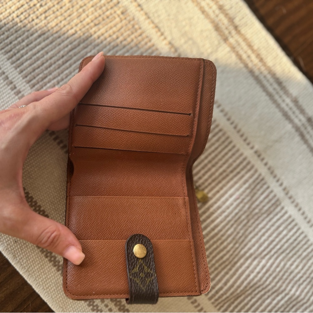 Louis Vuitton Two Way Snap and Zip Monogram Wallet - Picture 7 of 8